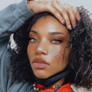 Meet your Posher, Samira